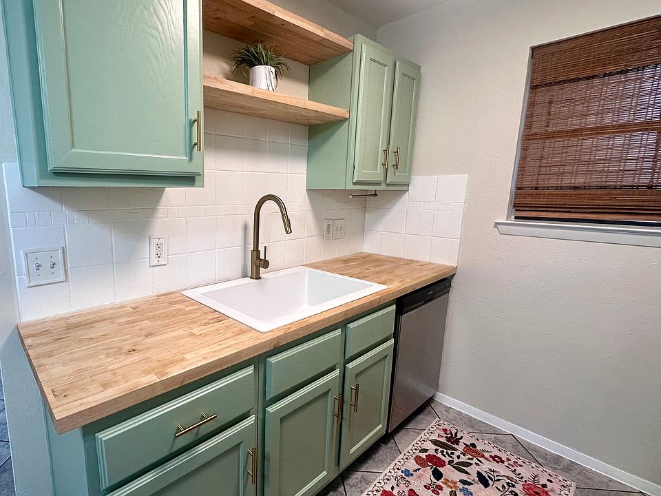 Newly remodeled kitchen with garbage disposal and dishwasher.