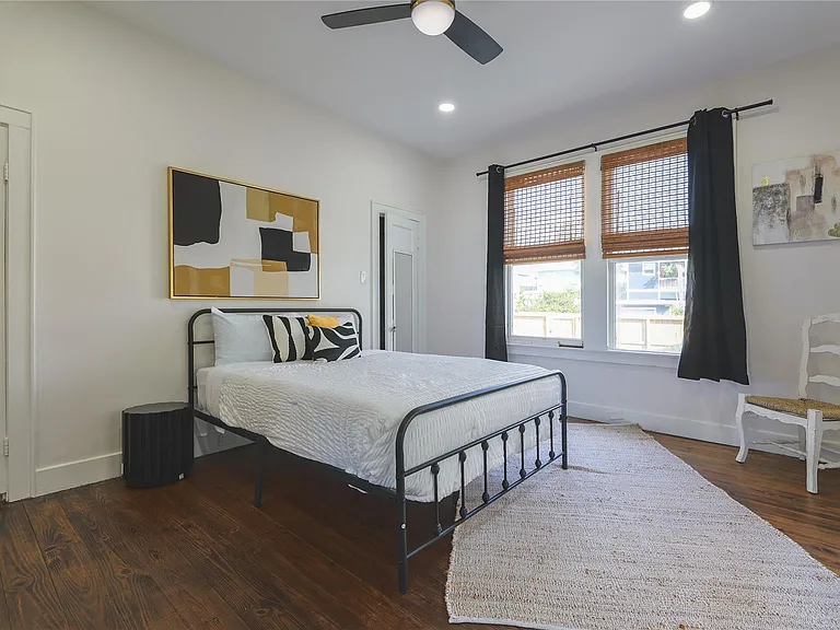 2912 Avenue R — Photo 25