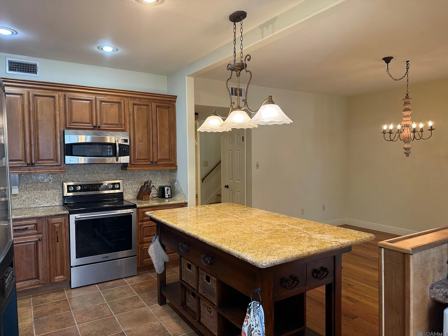 3 bed, 2071 sqft, $1,900 — Photo 4