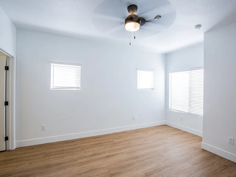 Colton Apartments — Photo 31