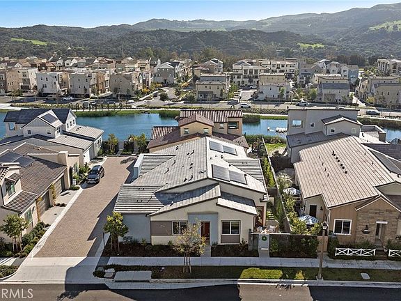 3rd image of 806 Sunrise Rd