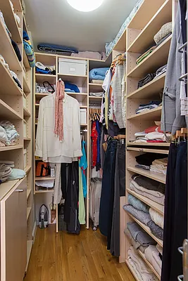 Sold by Brooklyn Real Inc | media 22