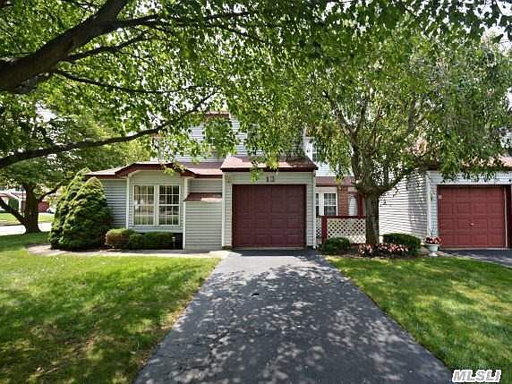 3rd image of 13 Yorktown Ct