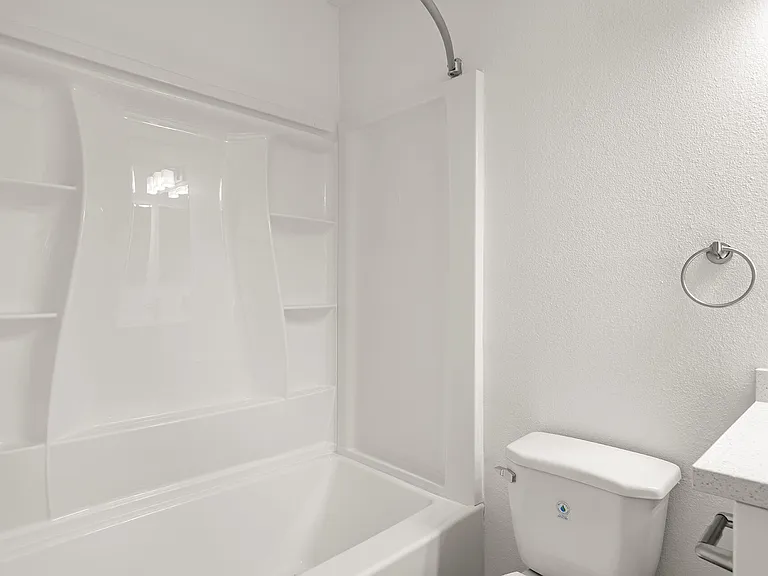 Terre at 989 Peach — Photo 15