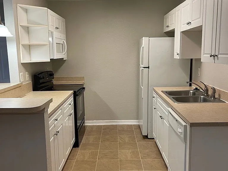 185 N Pearl Lake Cswy #106 — Photo 6