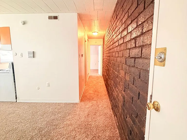 4909 Verona Road — Photo 4