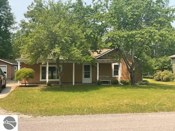 4077 Evelyn St, Traverse City, MI 49686