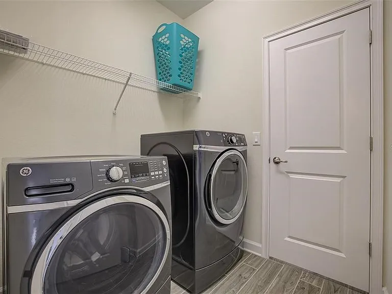 4693 Fairy Tale Cir — Photo 35