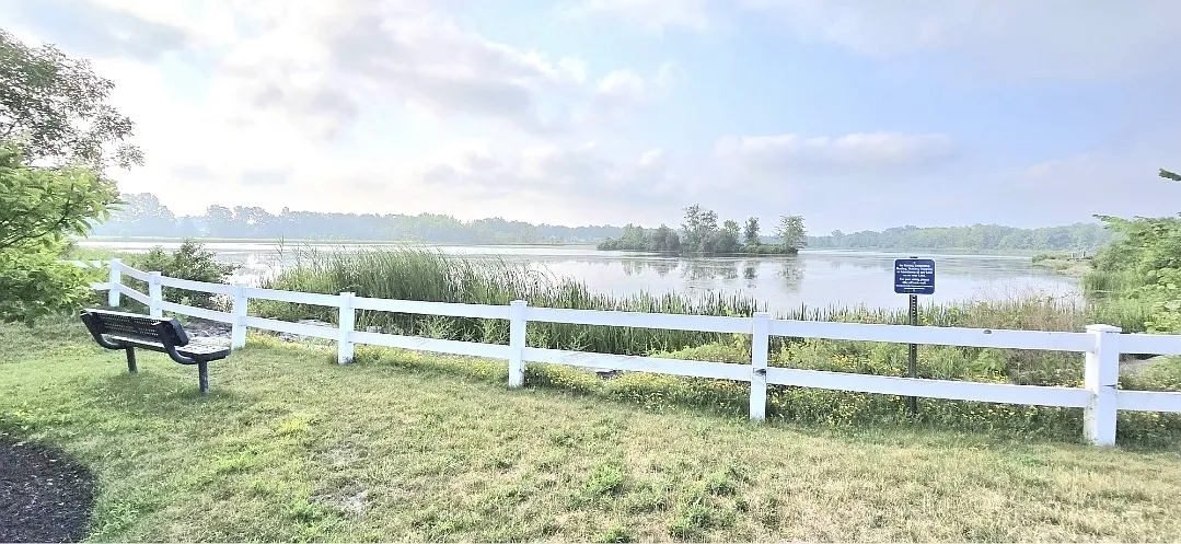 Lakeside Dr, Niagara Falls — Photo 4