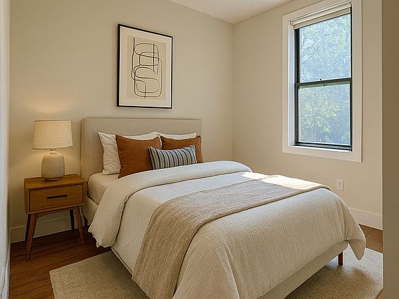 4th image of 423 16th St APT 5