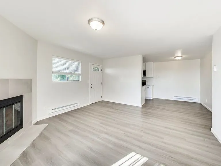 16424 Foothill Boulevard — Photo 12