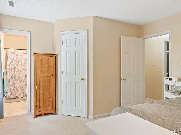 3355 Holly Woods Ct — Photo 17