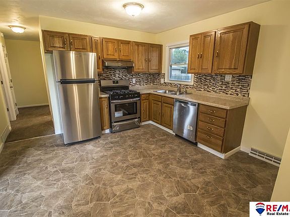 5th image of 1807 Pelton Ave