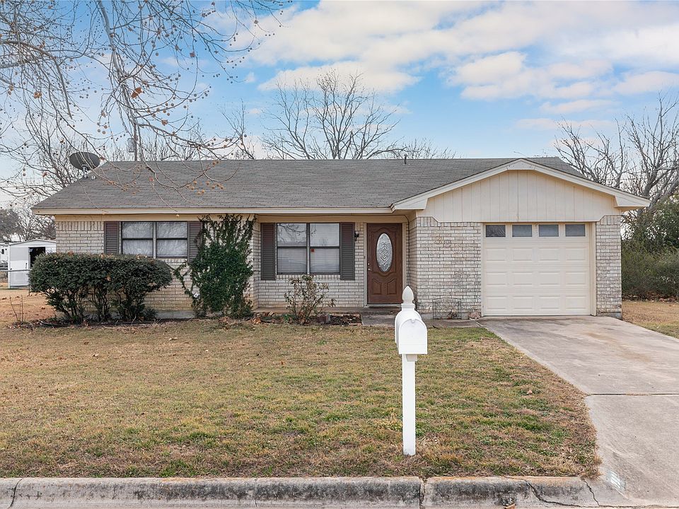 1st image of 3901 Crestridge Dr