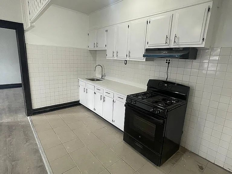 1st image of 76 Paine Ave APT 2