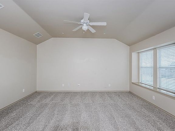 4th image of 12640 Oceanside Dr