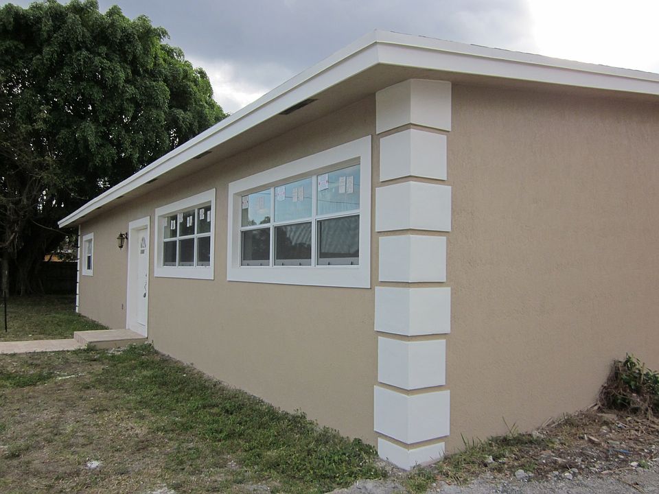 1st image of 17450 NE 3rd Ave