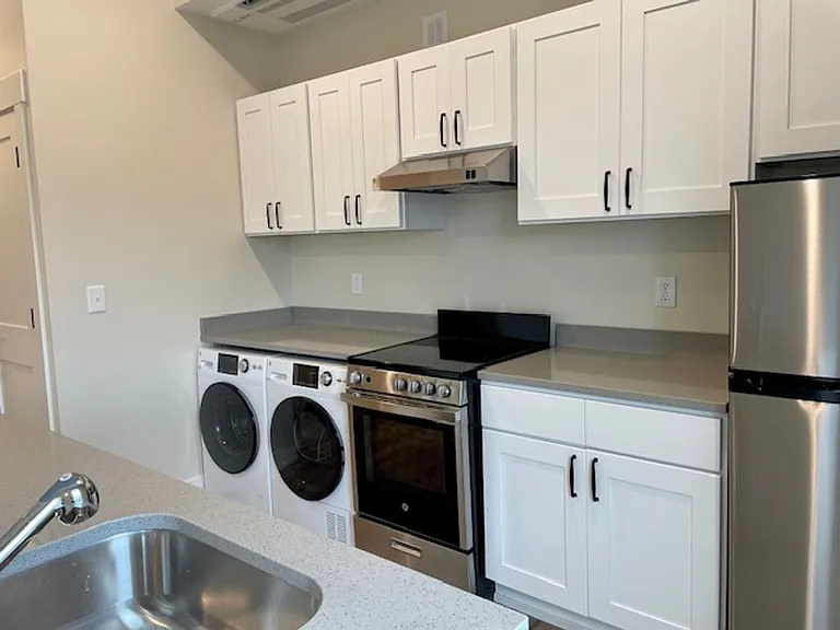 Beautiful Apartments West Grand Neighborhood — Photo 37