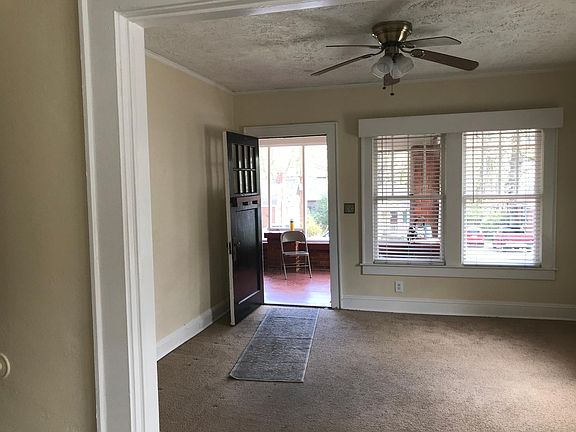 Spacious living room