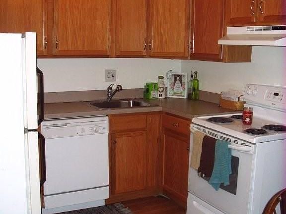 New Appilances, floor, Cabinets & Counter