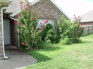 440 Curtis St, Centerton, AR 72719