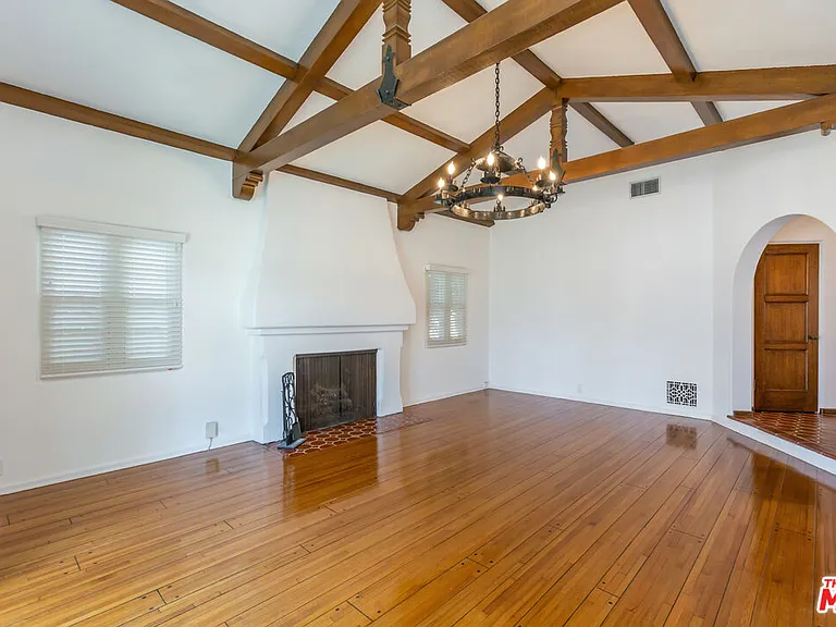 252 S Canon Dr — Photo 7