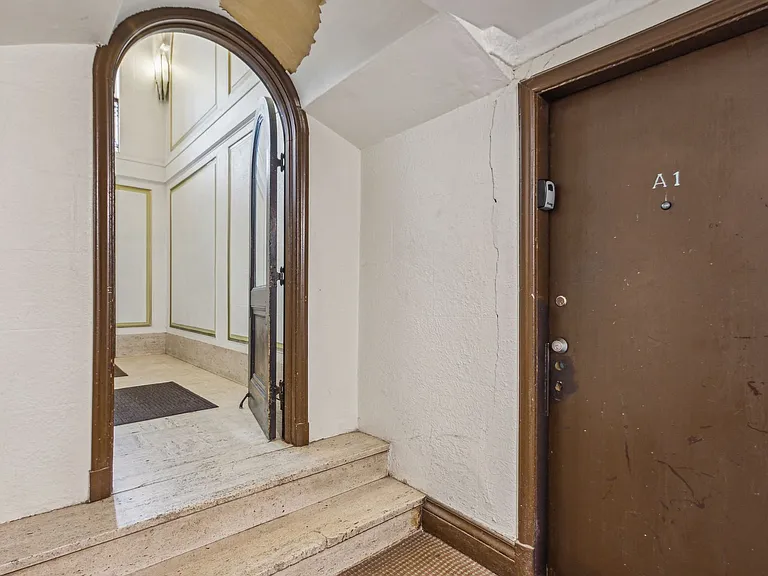 120 Glynn Ct. - FDR Seward Glynn — Photo 10