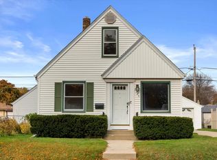2724 E Allerton Ave, St Francis, WI 53235