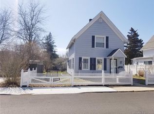 30 Palmer St, Pawcatuck, CT 06379