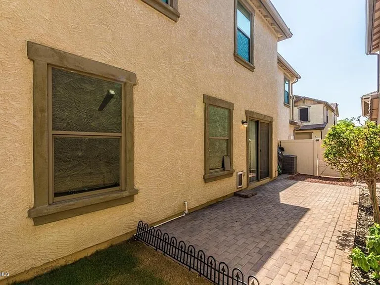 3907 E Kent Ave — Photo 6