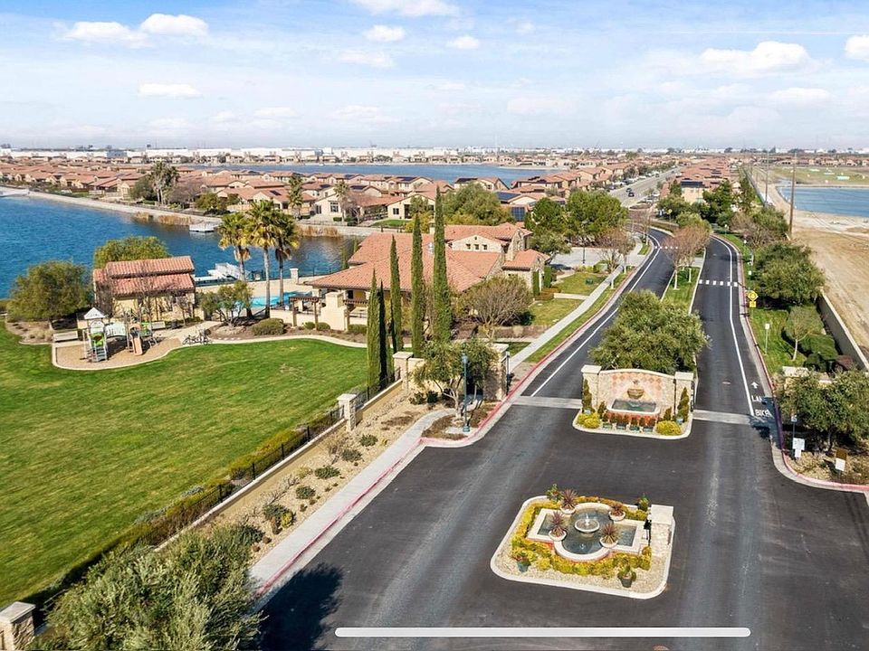 Gated entrance to Oakwood Shores Community