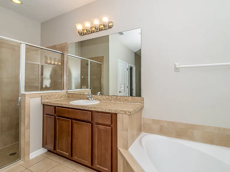 819 Celebration Ln — Photo 10