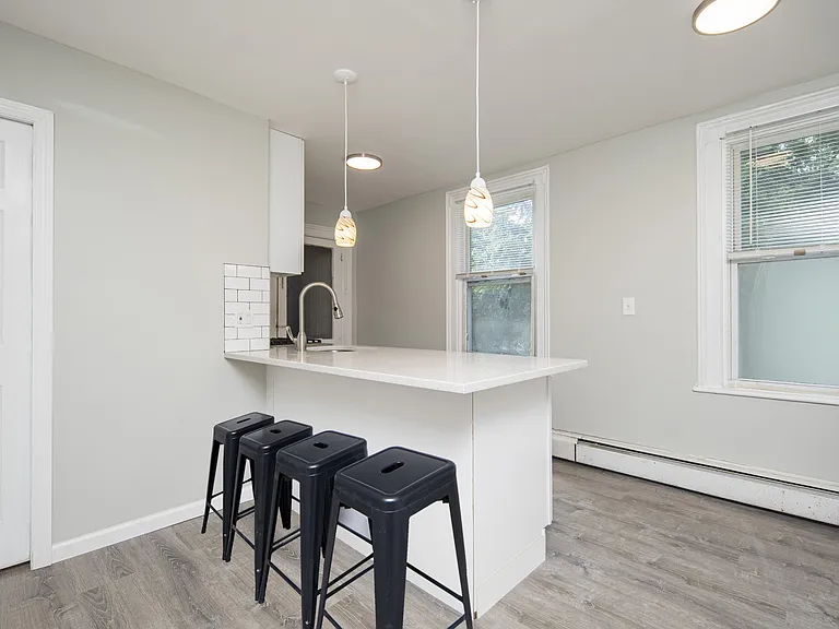 1820 Highland Ave #2 — Photo 2