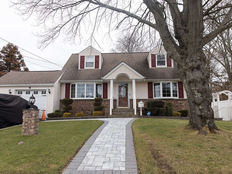 245 Farhan Lane, North Babylon, NY 11703 Zillow
