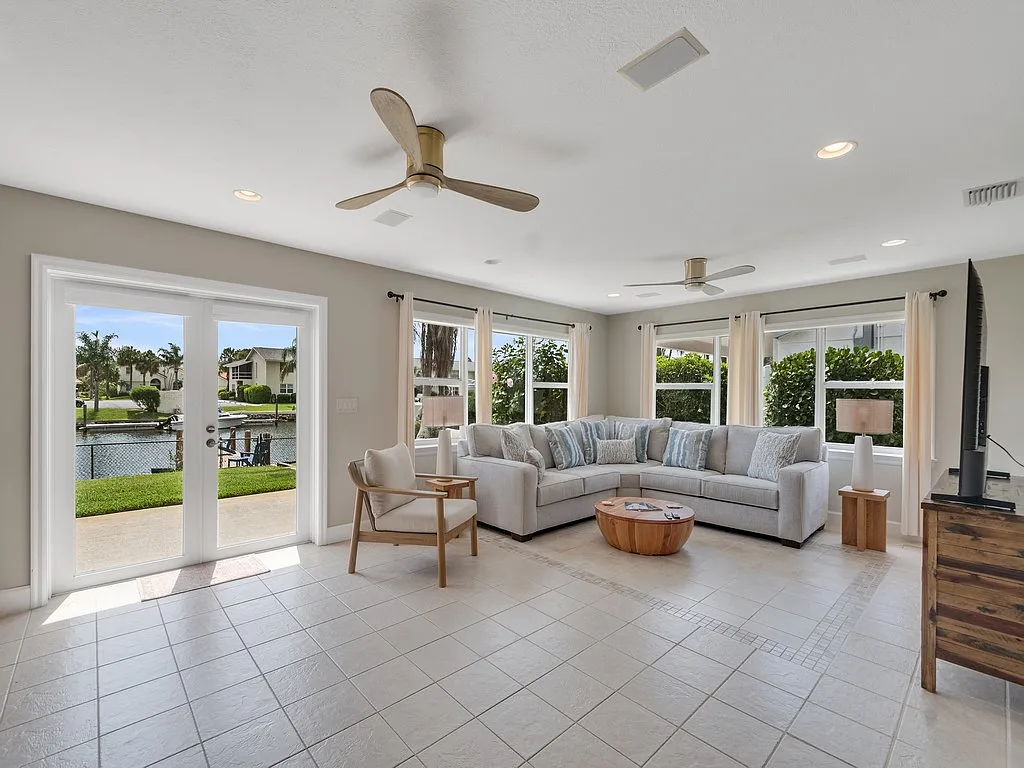 2 bed, 1572 sqft, $7,000 — Photo 1