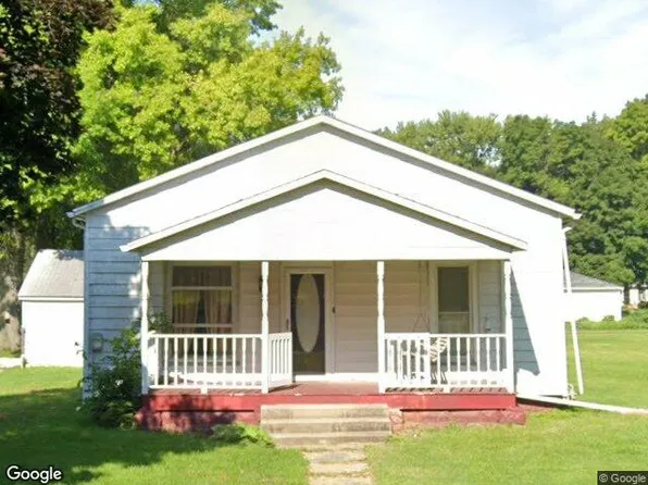 301 N Union St, Yates City, IL 61572