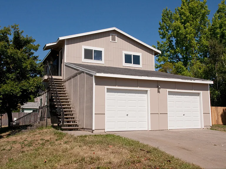 2111 Matson Dr — Photo 1