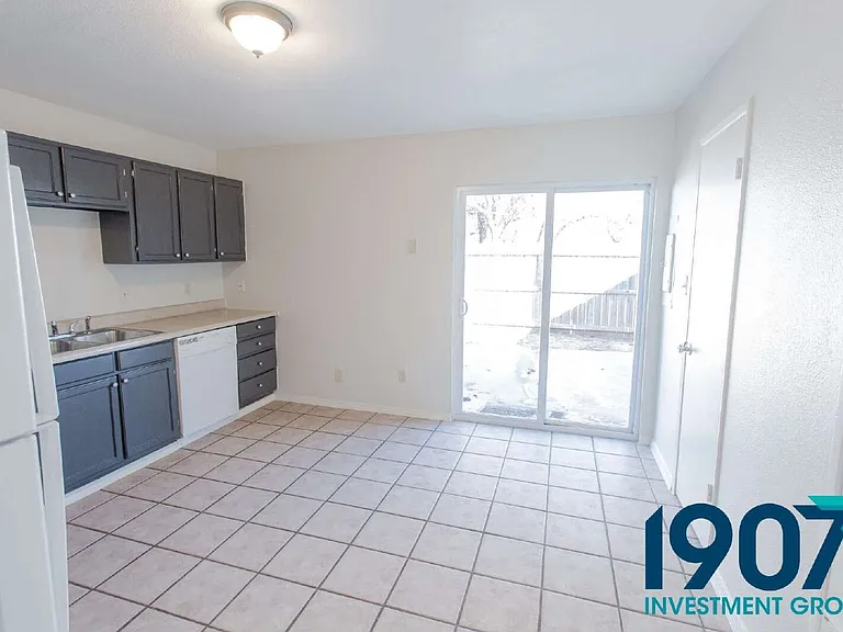 611 Sinclair Dr — Photo 9