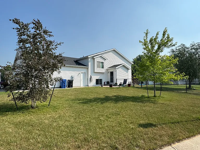 816 Woodbridge Cir — Photo 34