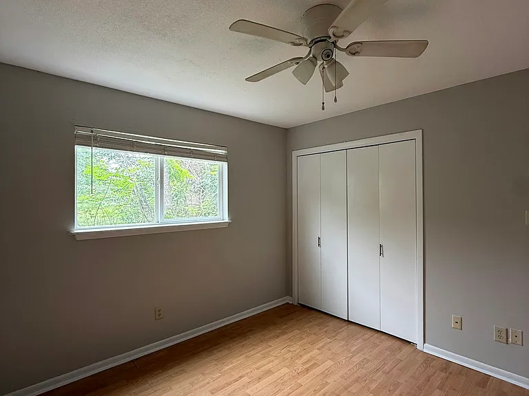 1690 Hofheinz St #B3 — Photo 8