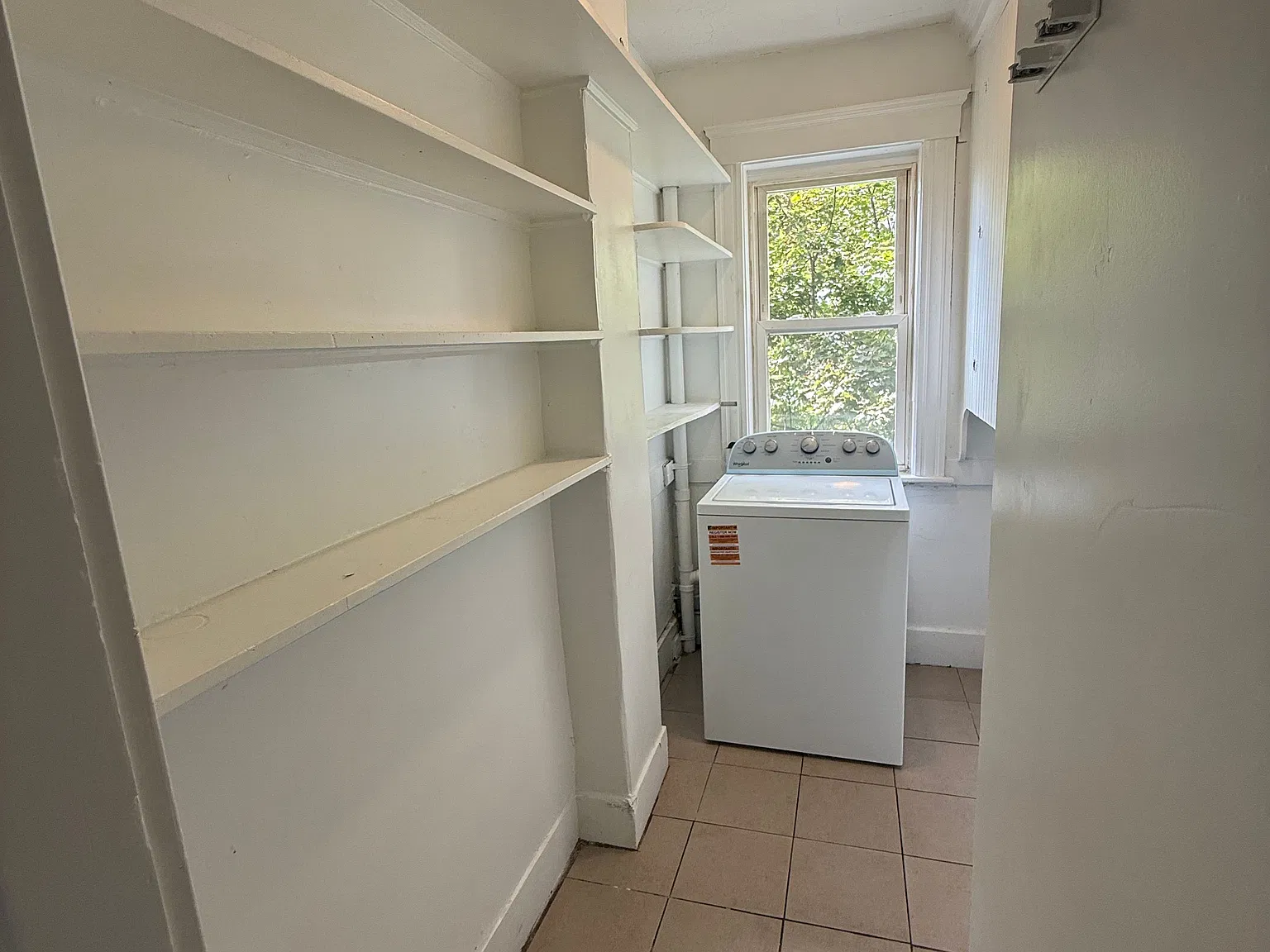 4 bed, 1000 sqft, $2,250 — Photo 3