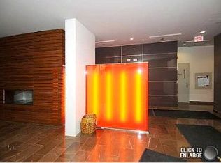 21 Nelson St #217, Toronto, ON M5V 3H9