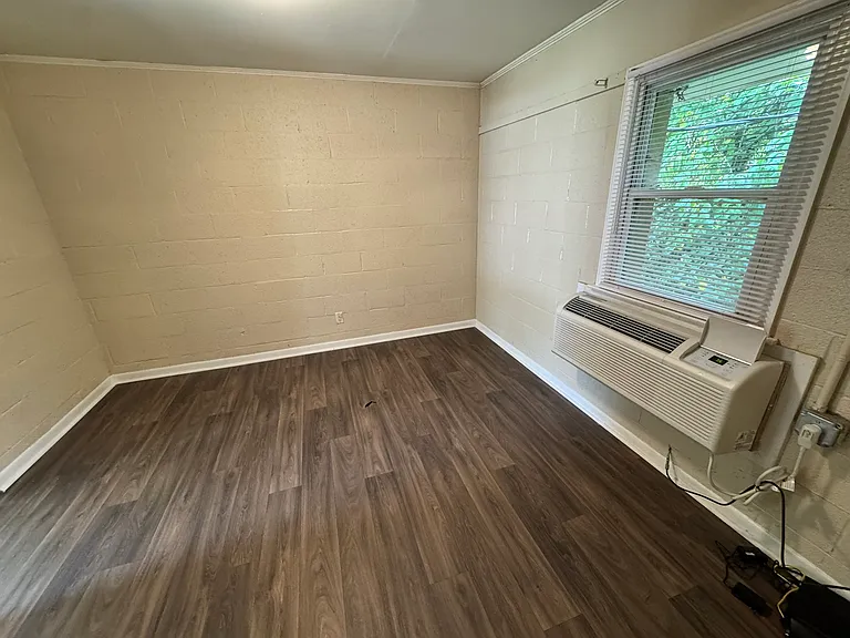 Gurley Flats — Photo 15