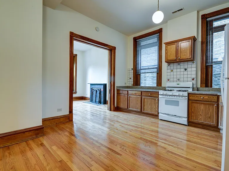 2247 N Lincoln Ave #2 — Photo 6