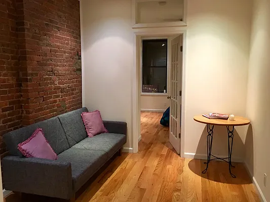 Rented by Wave Real Estate Group | media 27