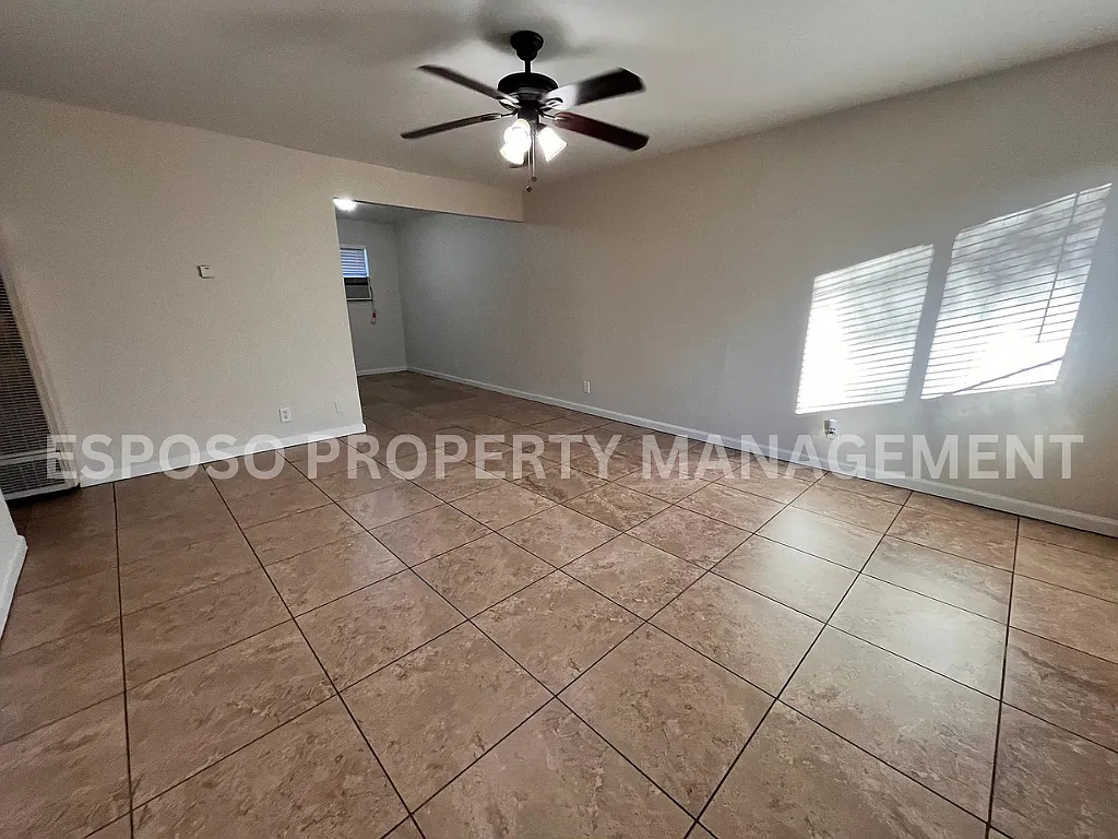 3 bed, 1100 sqft, $1,450 — Photo 4