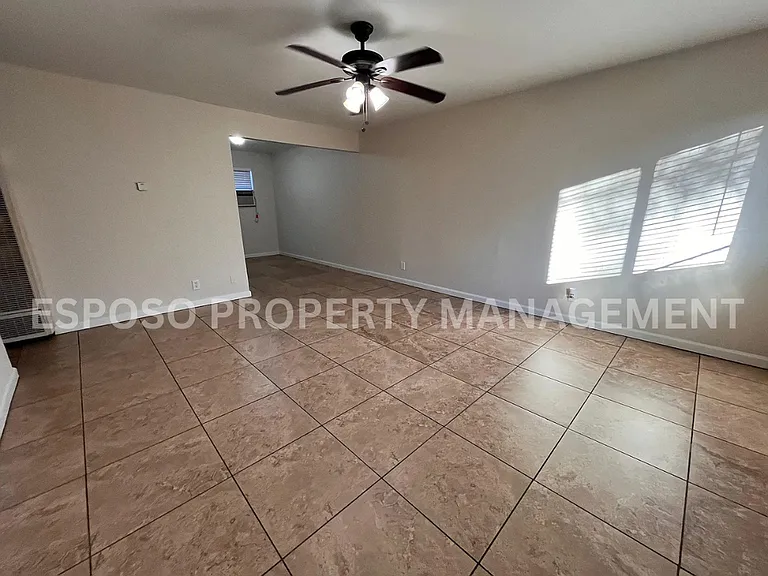 358 N Valeria St — Photo 4
