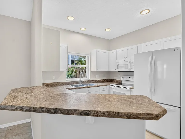 506 Tyler Ave — Photo 11