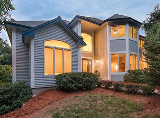 9 Hubbard Rd, Amherst, NH 03031