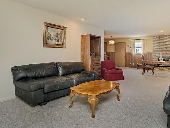 3rd image of 5518 Andrews Ave